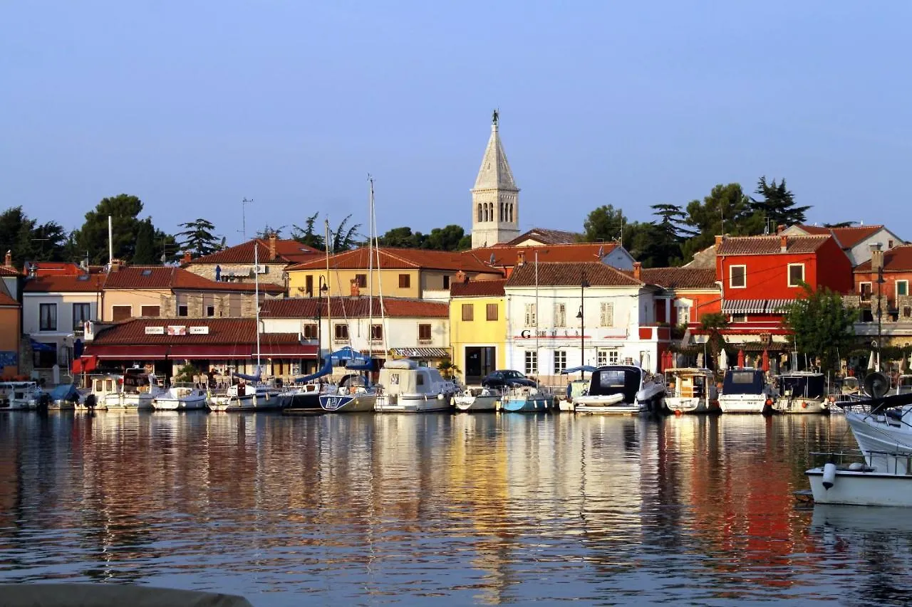 Apartments With A Parking Space Novigrad - 7108 Croatia