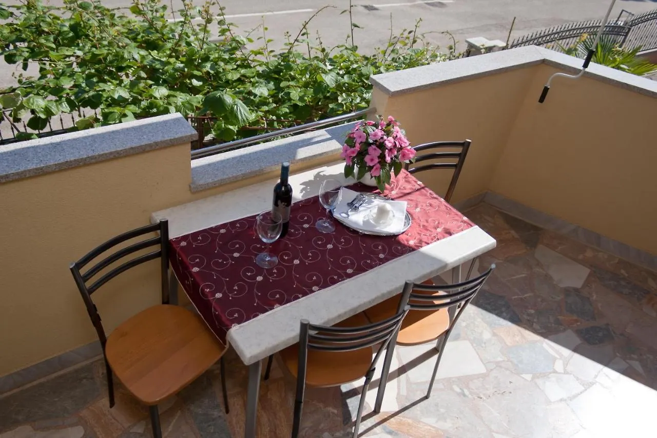 Apartments With A Parking Space Novigrad - 7108 0*, Novigrad (Istria) Croatia