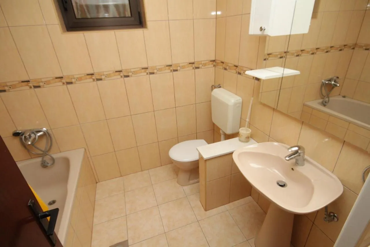 Apartments With A Parking Space Novigrad - 7108 Croatia