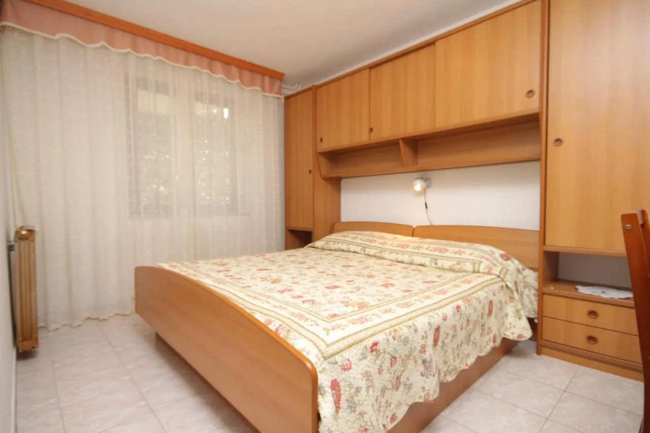 Apartments With A Parking Space Novigrad - 7108 Croatia