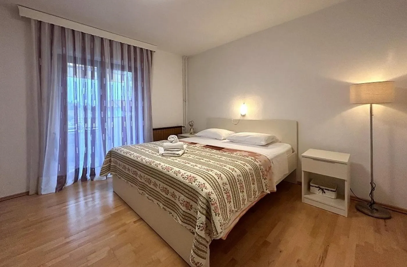 Apartments With A Parking Space Novigrad - 7108 Croatia