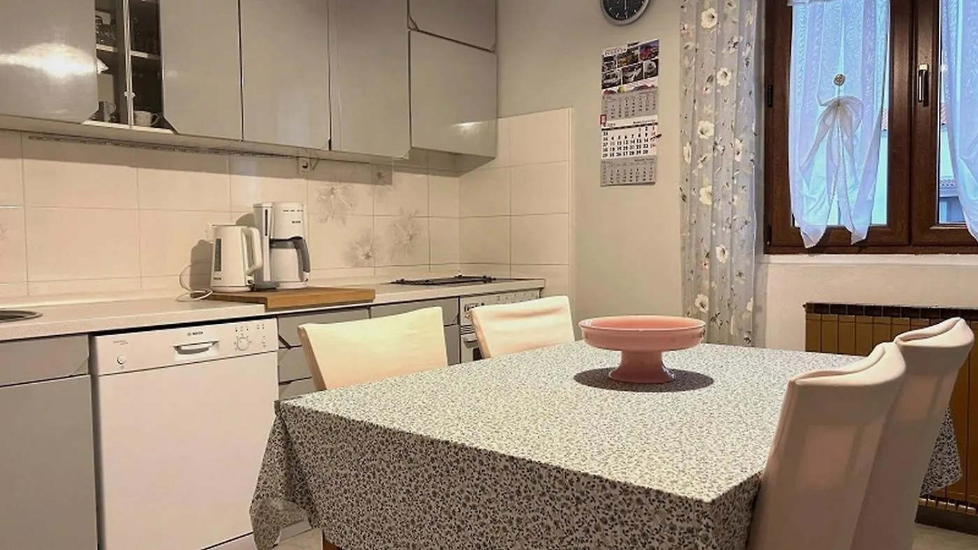 Apartments With A Parking Space Novigrad - 7108